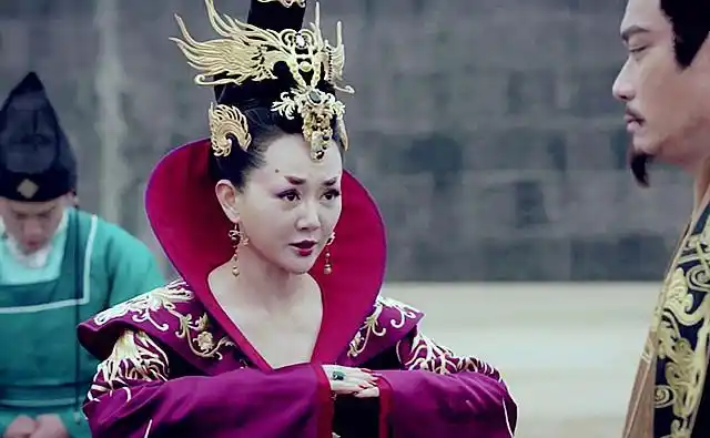 东宫皇后扮演者因被吐槽丑而发文受委屈看了她的私照的确漂亮