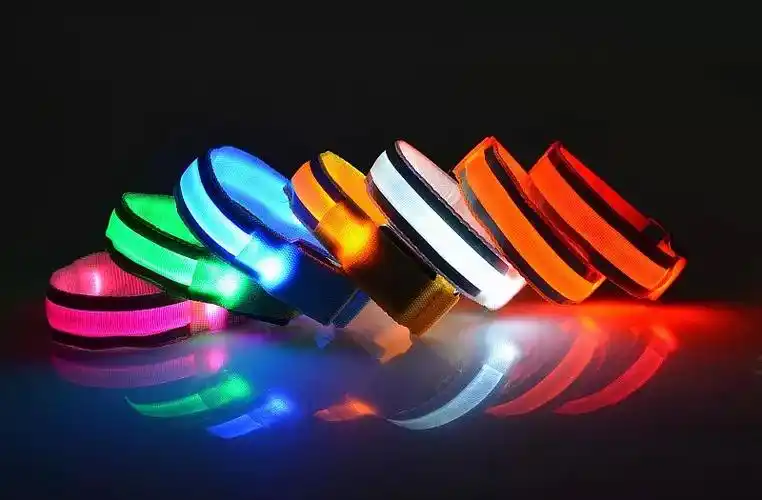 usb充电夜跑灯荧光发光手环手腕带闪光反光条led信号灯发光臂带灯充电