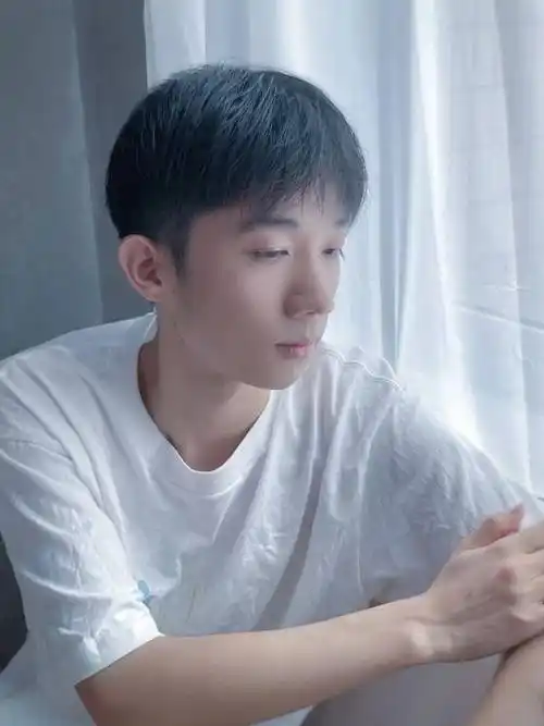 长相普通的0存在感男生67如何改造成清新小哥哥