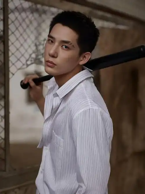 寸头短发的完美驾驭者!小鲜肉王安宇!#王安宇