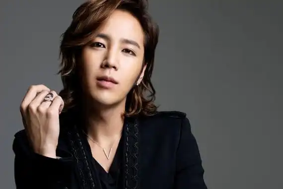 张根硕因肥胖消失了之前瘦的时候迷妹一群