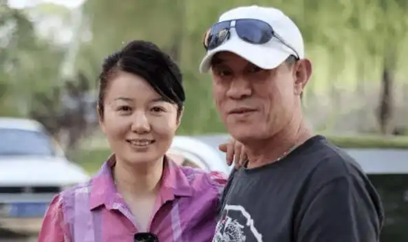 瞒了大家8年!原来这两位"老戏骨"是夫妻,女方带儿子二婚,成杜淳继母