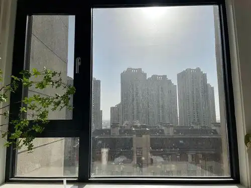 擦窗户玻璃的最快最干净的妙招