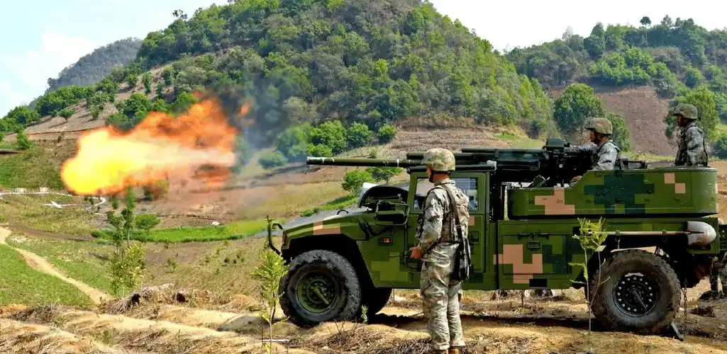 步兵利器,解放军陆军的82毫米迫击炮,到底有多强悍?