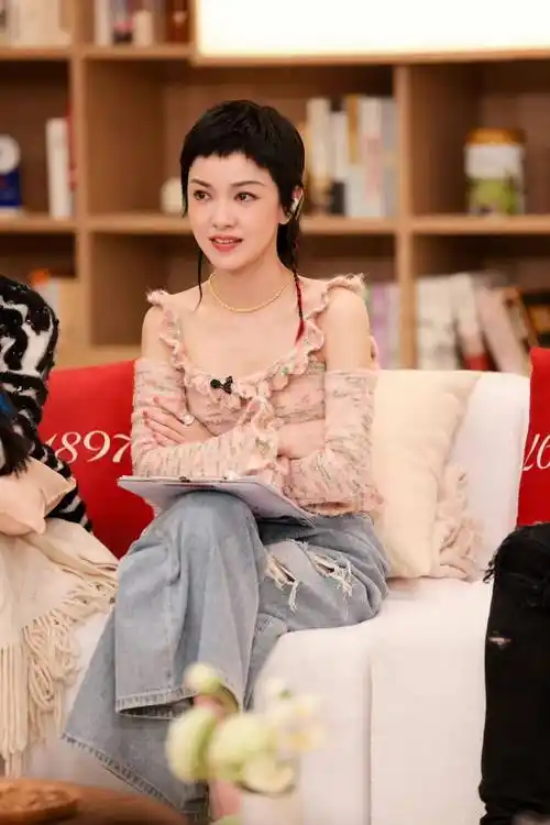 郭采洁《再见爱人》 分析问题理性客观共情力十足 歌曲《该忘了》适配