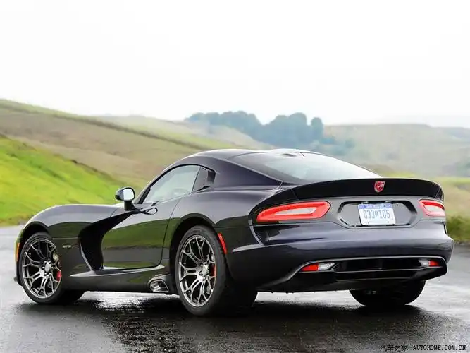 p>道奇蝰蛇(dodge viper)是 a target="_blank" href="/item