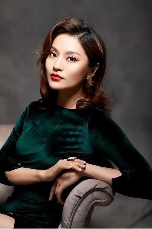 回顾孟盛楠从兰州走出的央视美女主持人男友在雾中迷路了