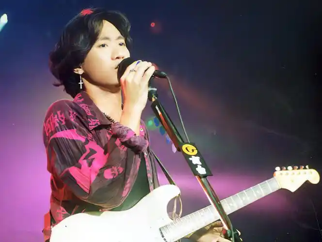 黄家驹28周年祭,beyond创始人发文悼念好友,影响一代人