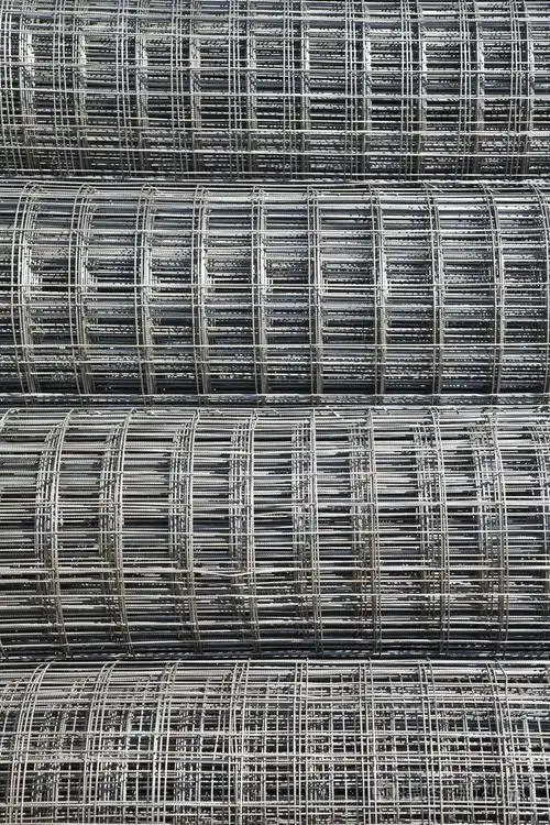 钢网施工材料在雅加达港照片-正版商用图片05s7s8-摄图新视界