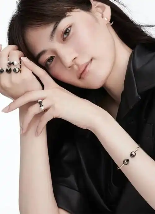 张千巽|路易威登|女高中生_网易订阅