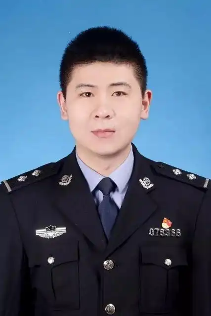 李秉键 - 第三届"十佳卫士""十佳辅警""十佳警属"评选投票