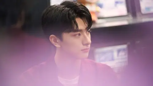 电脑壁纸 明星 大陆明星 暖萌大男孩林一