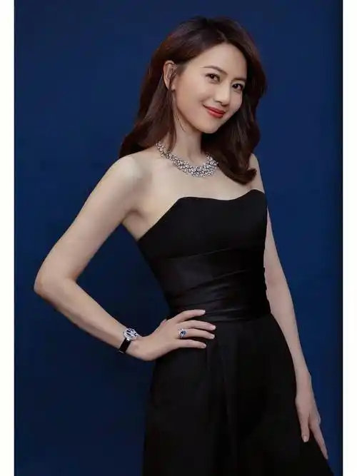 不愧是国民女神44岁高圆圆美丽温柔又不乏小性感