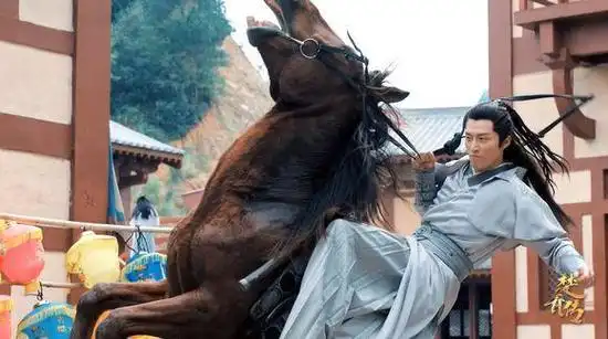 窦骁骑马有多帅,要看西凉世子燕洵!王彦霖拍个戏也能惹众怒?