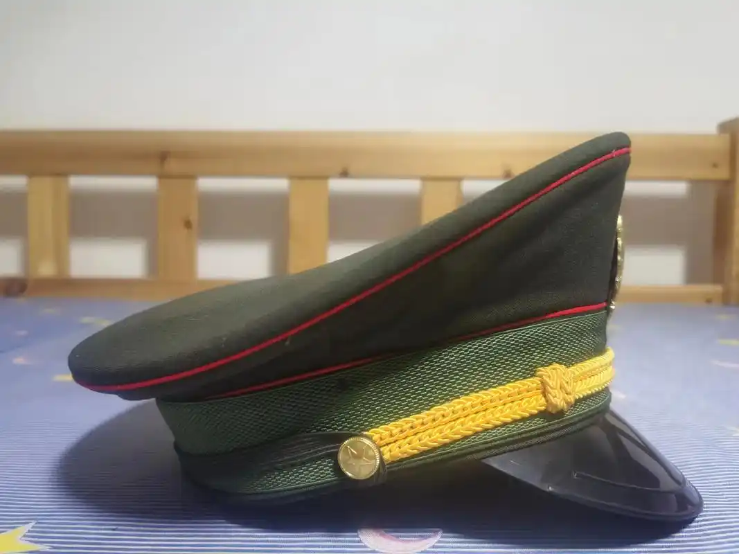 【收藏情怀】95式公安三级警司春秋常服.#95式警服#金色盾 - 抖音