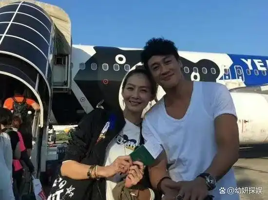 回顾何润东老婆林姵希:恋爱长跑9年默默陪伴支持,终收获幸福