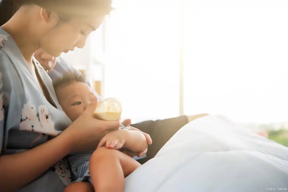宝宝准备戒母乳时,父母一定要牢记6个要点,助力宝宝健康成长