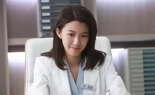 新剧演技获好评tvb女星蔡思贝为自己平反否认与胡鸿钧恋情