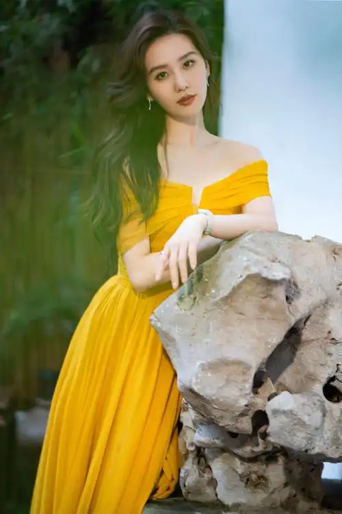 气质女神刘诗诗生图曝光身穿粉色长裙明媚甜美传说中的仙女本女就是她