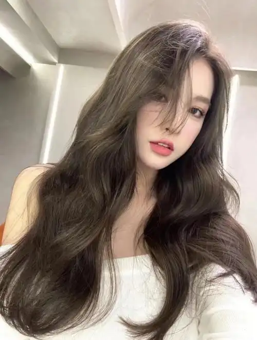 气质显龄长发发型