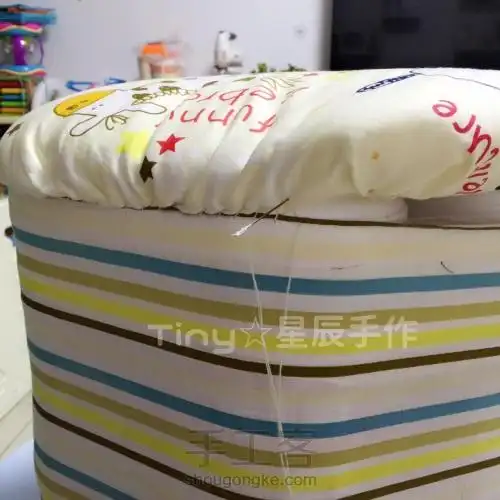 手缝沙发凳教程(奶粉罐婴儿床围大改造)