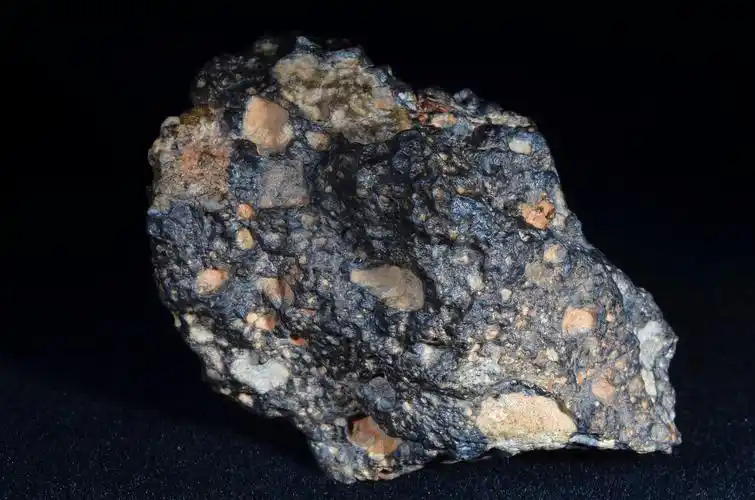 如何快速出手月亮球粒陨石公认的月球陨石图片及罕见的没磁性陨石图片