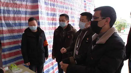 日前,镇宁县委常委,县委政法委书记杨猛带领县市场监管局,县工业和