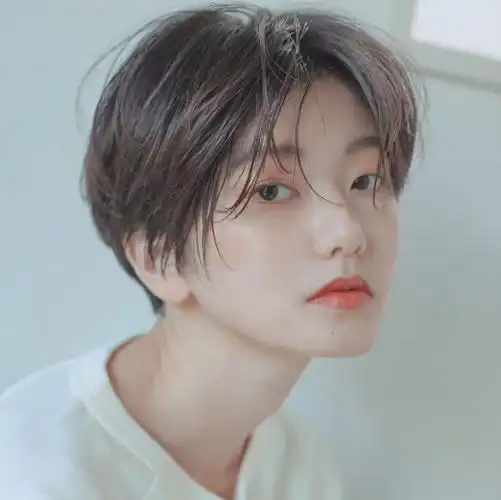 脸型好看的女生真的可以dream一下露耳超短发