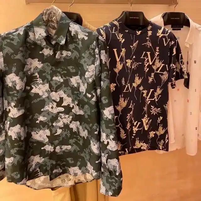 多的实地考察lv"louisvuitton"终于醒目不过一切的推出满身logo的衬衫