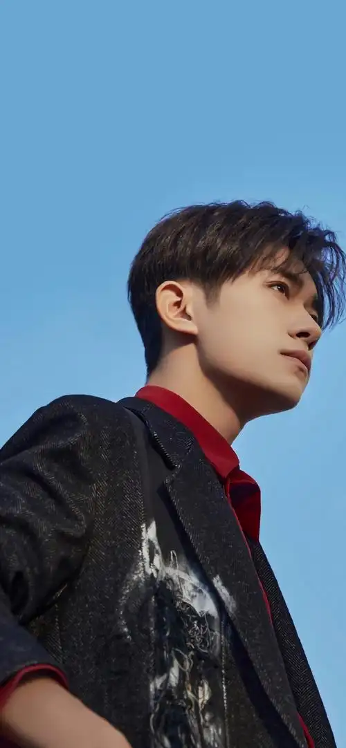 易烊千玺高颜值帅哥手机壁纸