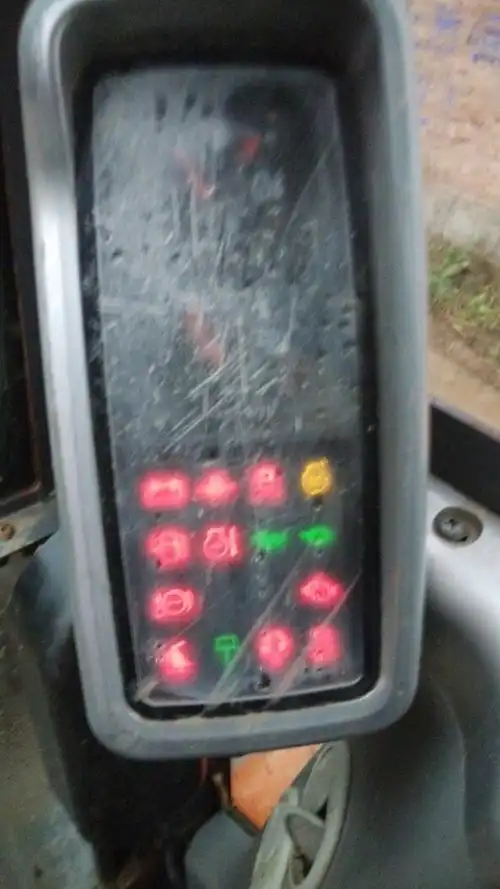 斗山dx60挖掘机仪表故障灯,谁认识,急!跪谢!