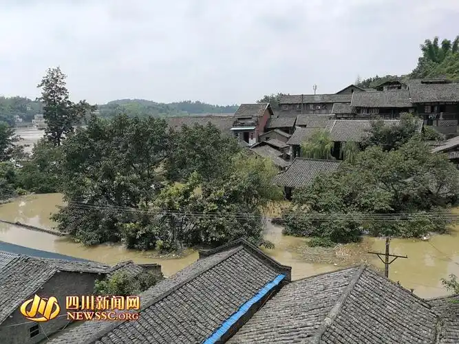 四川新闻 本网原创  在县政府的统一指挥下,富硬恐贫ǘ嗵追桨,最终