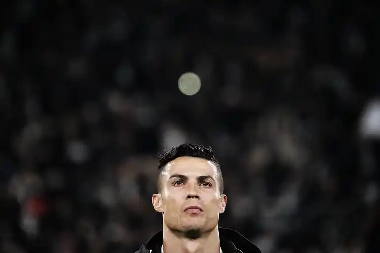 对于尤文图斯来说,那是更痛苦的事情,c罗对于俱乐部的重要性不言而喻