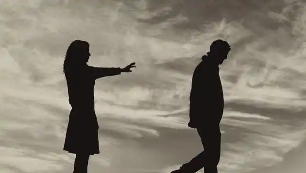 那些离别和失望的伤痛,已经发不出声音来了.2.