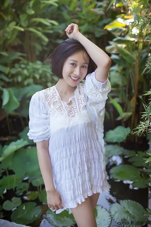 组图:练束梅度假写真曝光 展现性感魅力_高清图集_新浪网