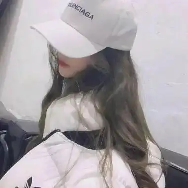 qq头像女生戴帽子霸气