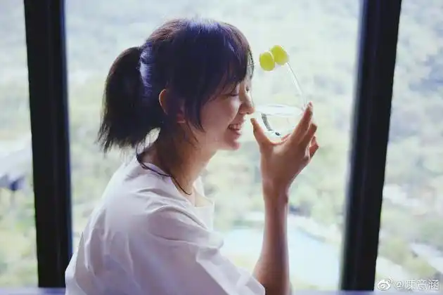 陈意涵手写接力致敬医护人员:我们与你们一起加油