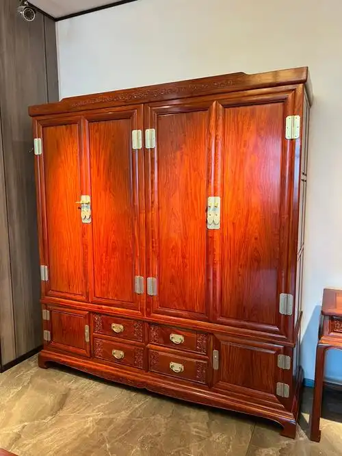 红木家具分享缅甸花梨精工四门大衣柜