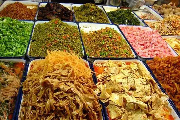 而且凉拌面必须得是陕西的,味道最好~烤香肠是烤玉米香肠还是热狗香肠