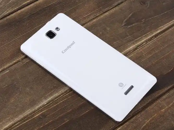 5英寸720p高清屏幕 酷派8720美图欣赏