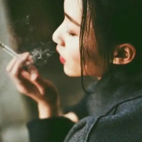 快手头像女生霸气抽烟2022最酷快手头像吸烟图片