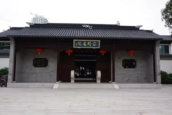 一所经典的中国式学校——珠海容闳学校(有照片)