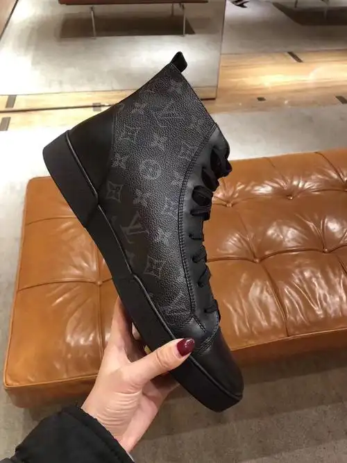 lv路易威登黑色老花男士高帮鞋经典款