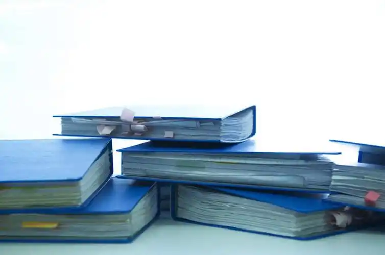 特写,白天,正面,桌子,一堆,许多,阴影,堆叠,堆积,光线,材料,档案,文件