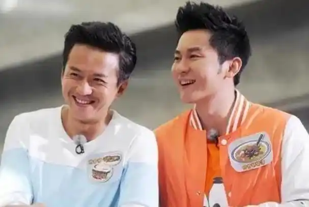 郑恺,如诗如画,翩翩少年,舞动着青春的韵律.