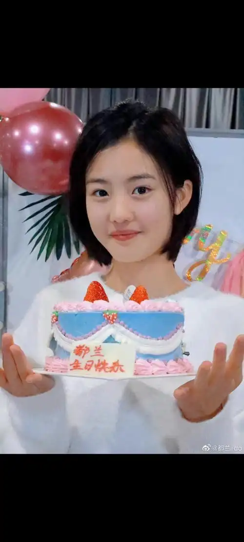 都兰07年的壹心壹加壹今年签的刚刚入组龙城演昭昭