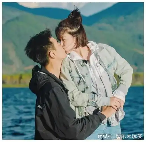 纪凌尘坦言,当初说这句话的时候,只是出于简单的真心和浪漫,想要向阚