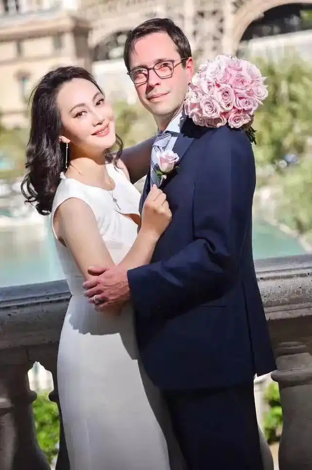 而大宋佳的女儿张楚楚也已经长成大姑娘了,大宋佳的基因看起来非常