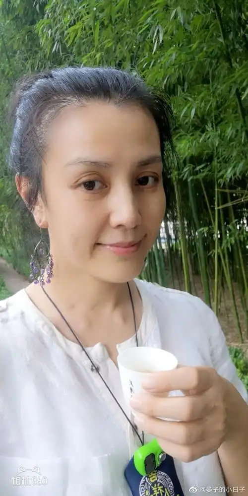 扮演阴月太后和小鱼儿花无缺里的慕容淑的女演员朱晏是不是也.