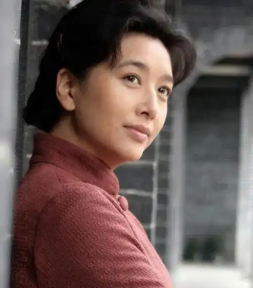 江姗15张精美的照片